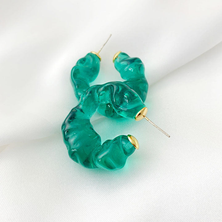 cheap jewelry irregular ruffle resin C-shape stud earrings (5 pairs)