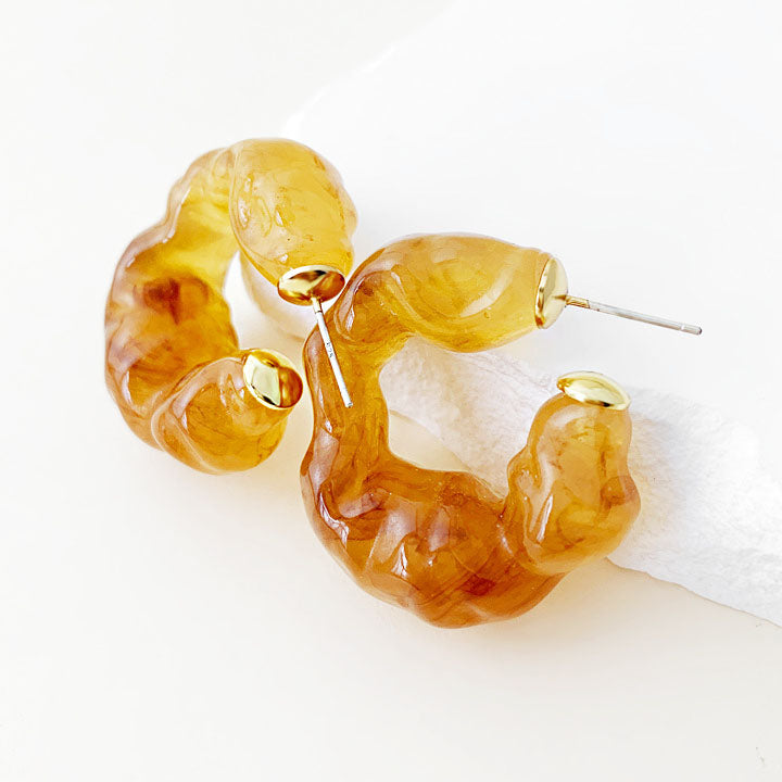 cheap jewelry irregular ruffle resin C-shape stud earrings (5 pairs)