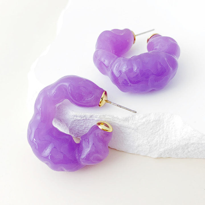 cheap jewelry irregular ruffle resin C-shape stud earrings (5 pairs)