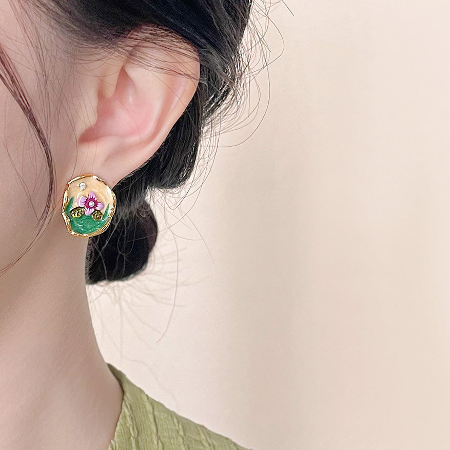Flower painting 14k gold plated enamel with rhinestones and pearl stud earrings (5 pairs)