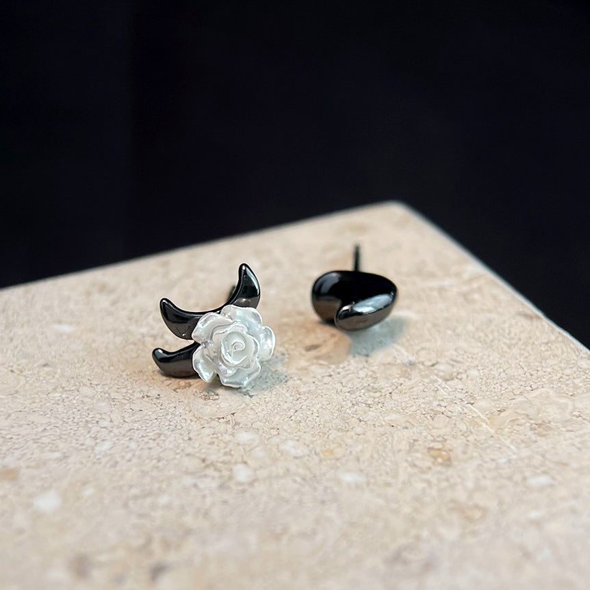 Wholesale handmade resin and enamel rose flower asymmetrical stud earrings (5 pairs)