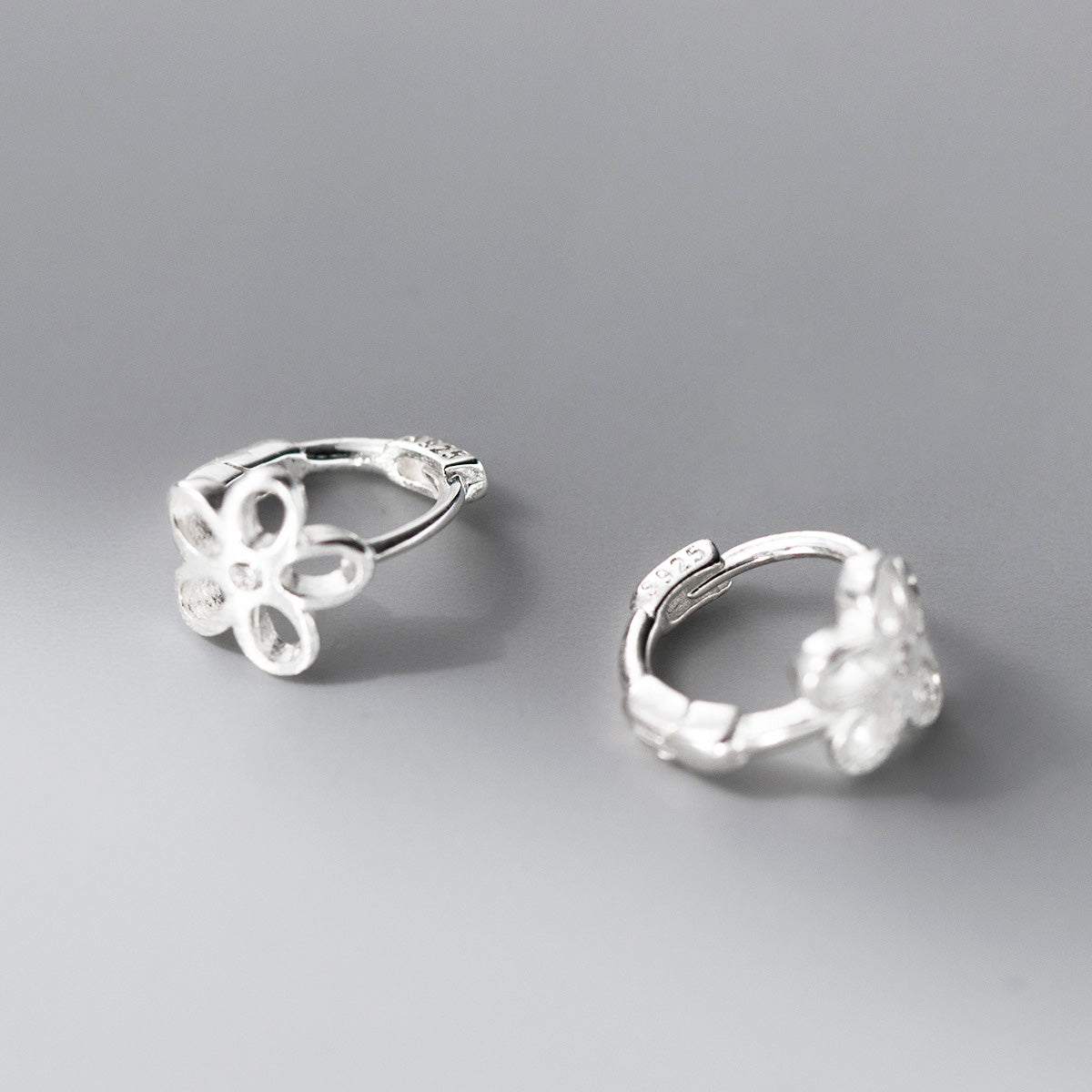 Wholesale mini 925 sterling silver flower huggie hoop stud earrings (5 pairs)