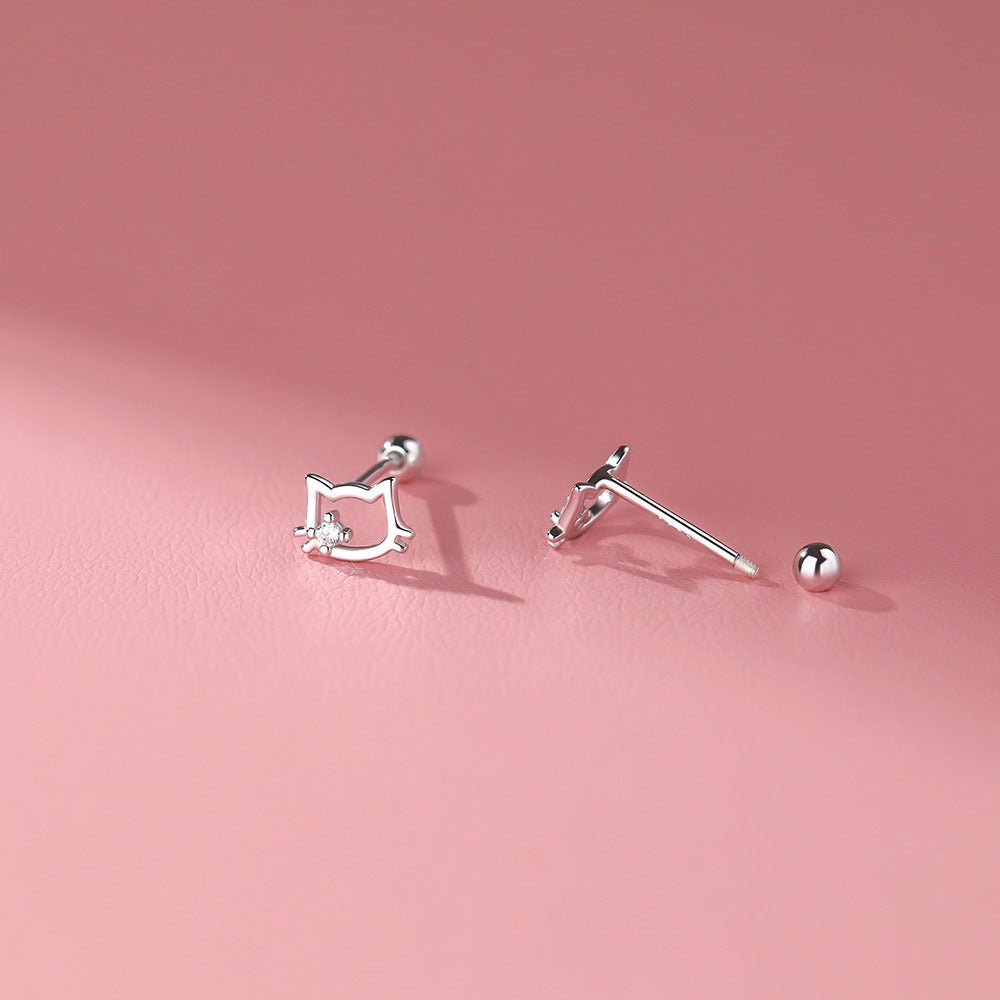Cute cat ear stud earrings made of 925 silver with diamond-like sparkle, ideal for daily wear or holiday gifting