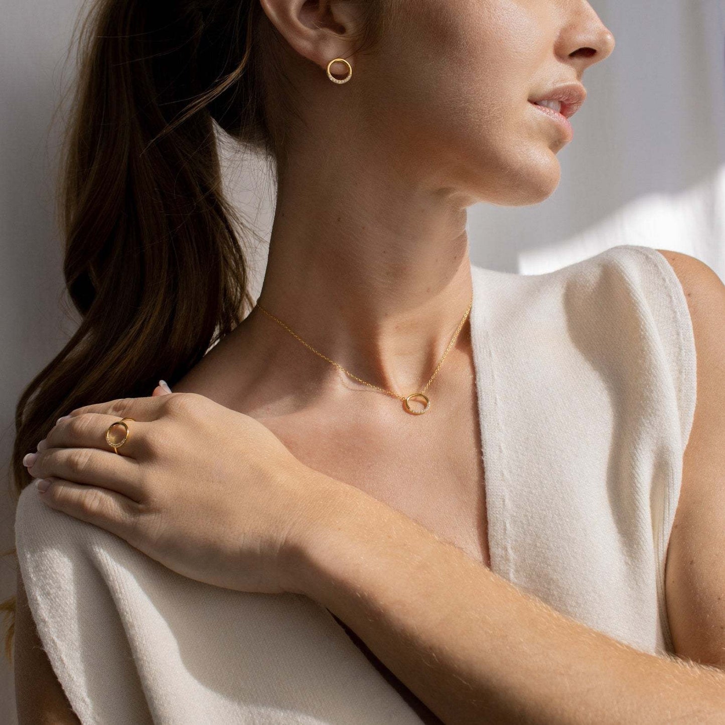 Elegant dainty circle necklace styled with casual outfit