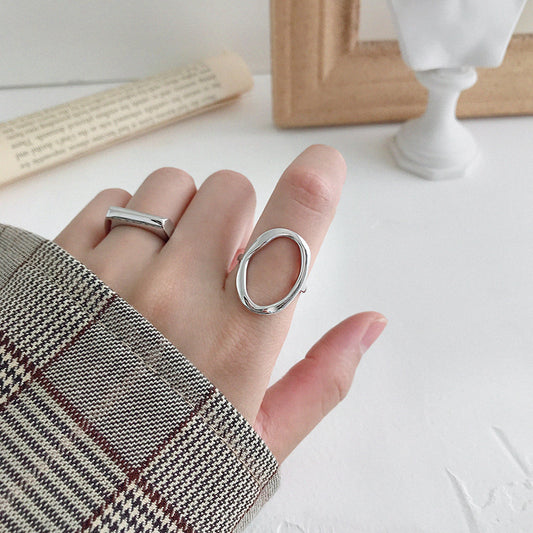 925 silver open oval ring worn on hand, designed for minimalist jewellery wholesale buyers and perfect for everyday wear or boutique displays.