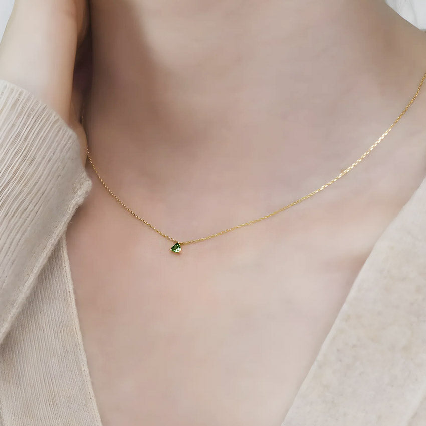 small green emerald gemstone necklace