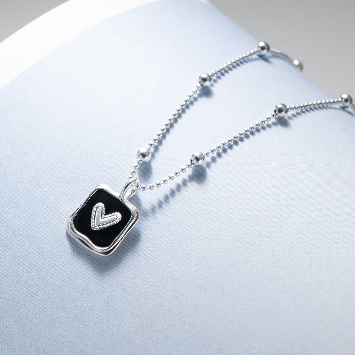 Minimalist wholesale 925 sterling silver black heart square pendant necklace on bead chain