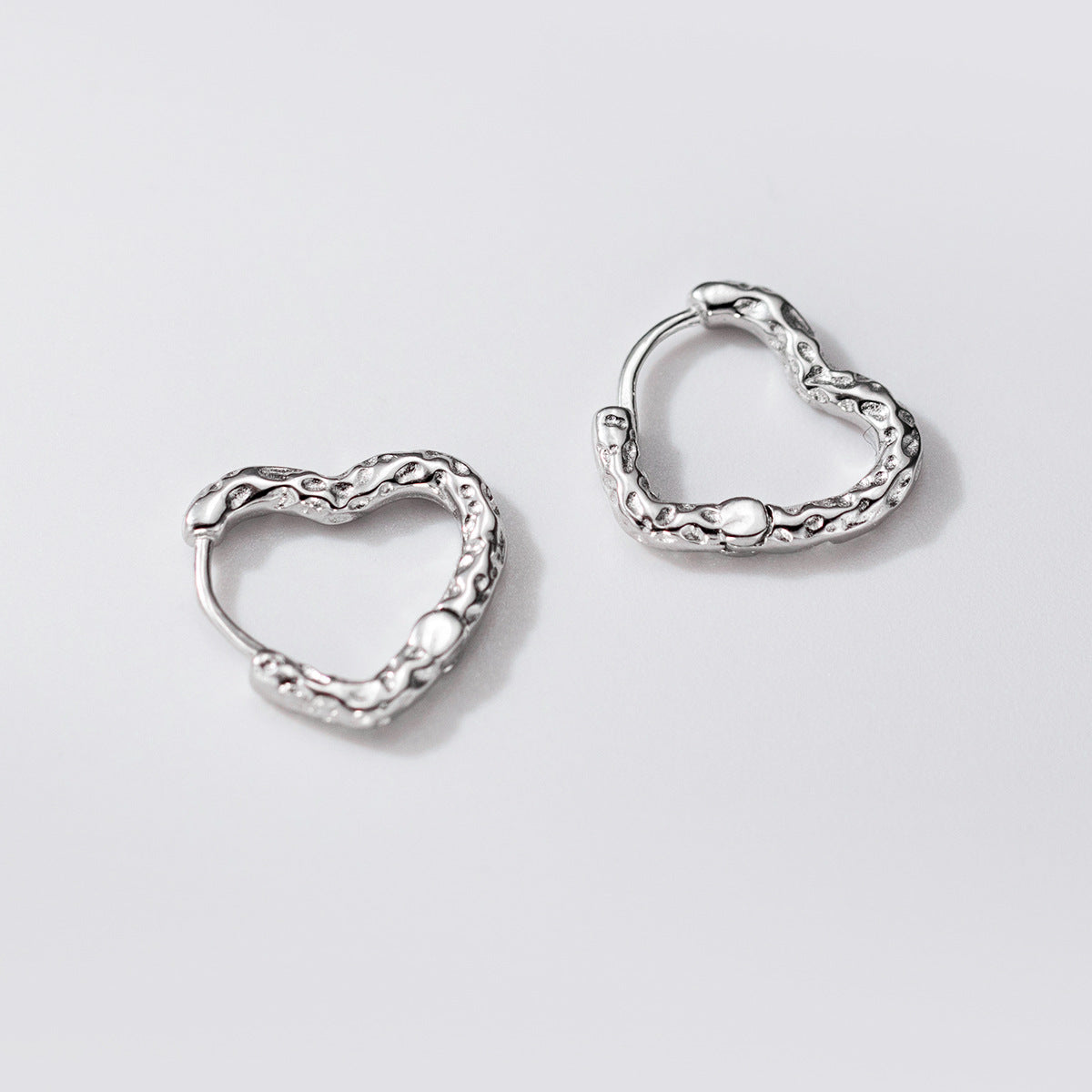 Wholesale 925 sterling silver textured heart hoop earrings minimalist design jewelry for women