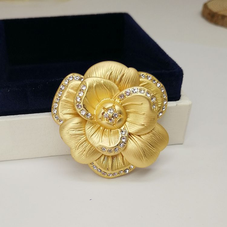 Vintage Matte Gold Leaf & Camellia Rhinestone Brooch for Women (5 pcs)