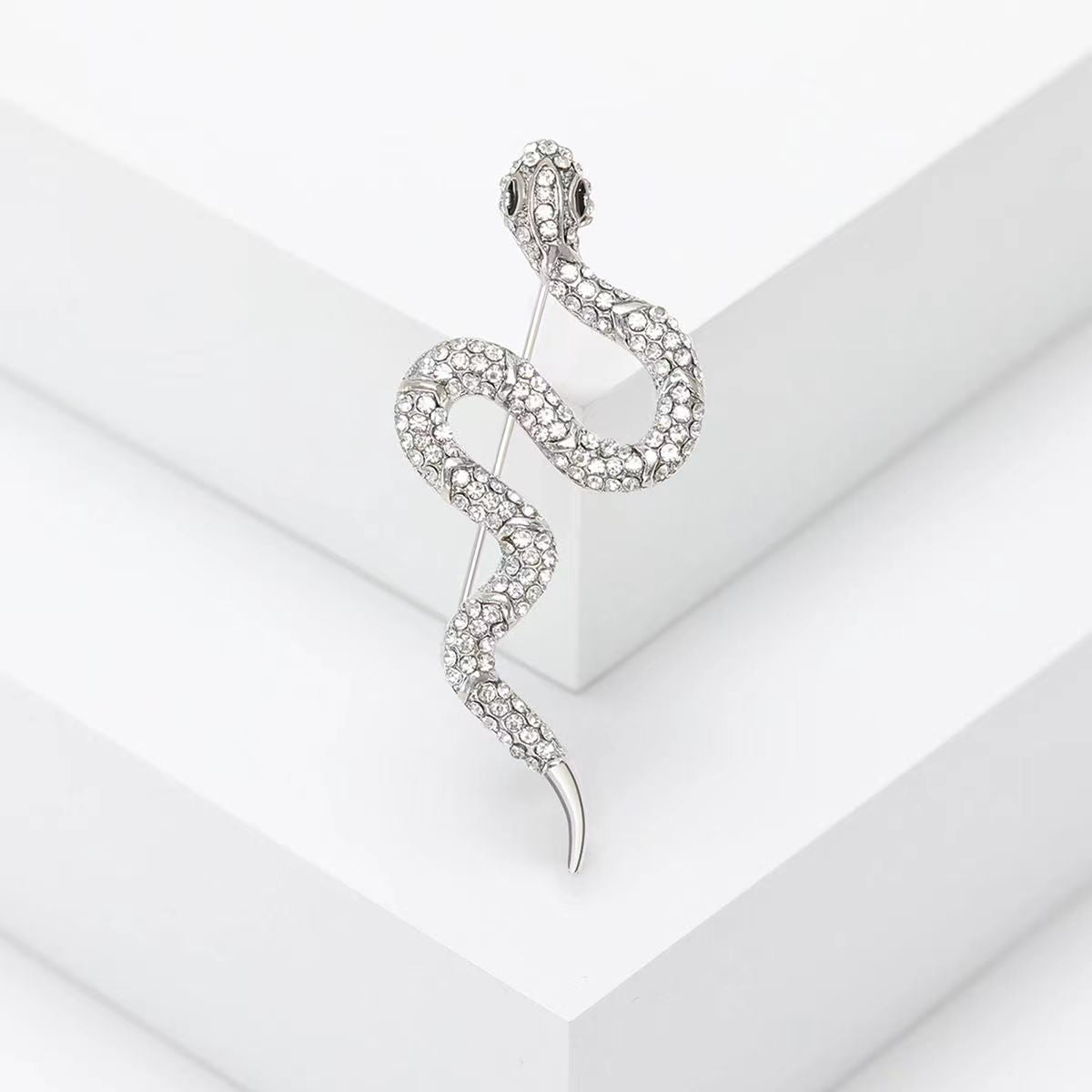 Creative Rhinestone Snake Brooch – Fashionable Minimalist Animal Pin (5 pcs)