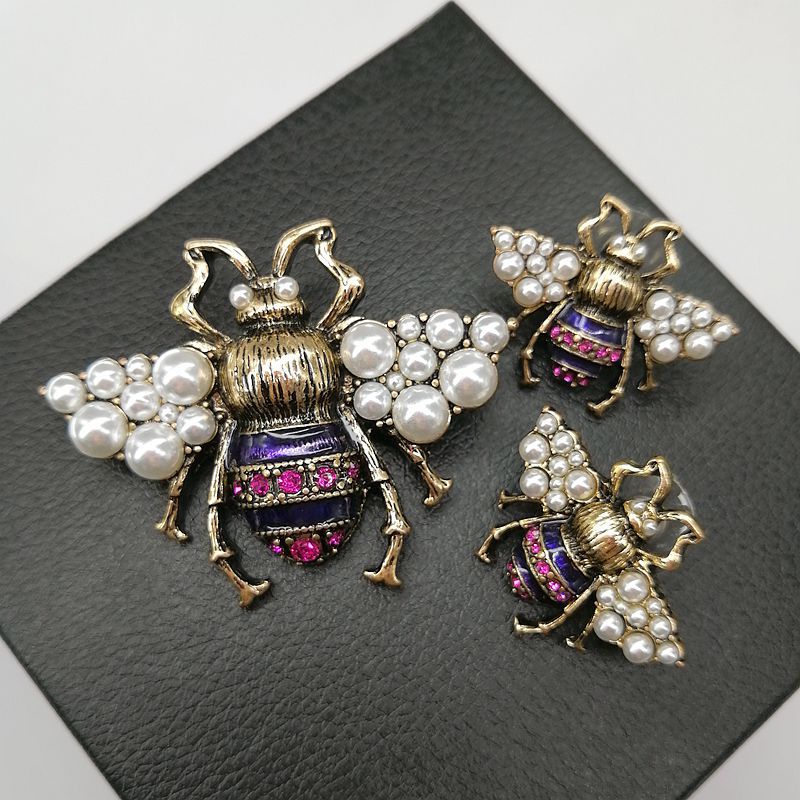 Vintage Bronze Bee Brooch with Pearl & Yellow Enamel – Galaxy Memory Collection (5 pcs)