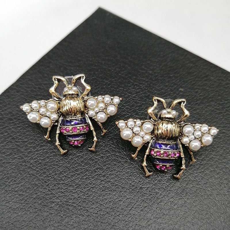 Vintage Bronze Bee Brooch with Pearl & Yellow Enamel – Galaxy Memory Collection (5 pcs)