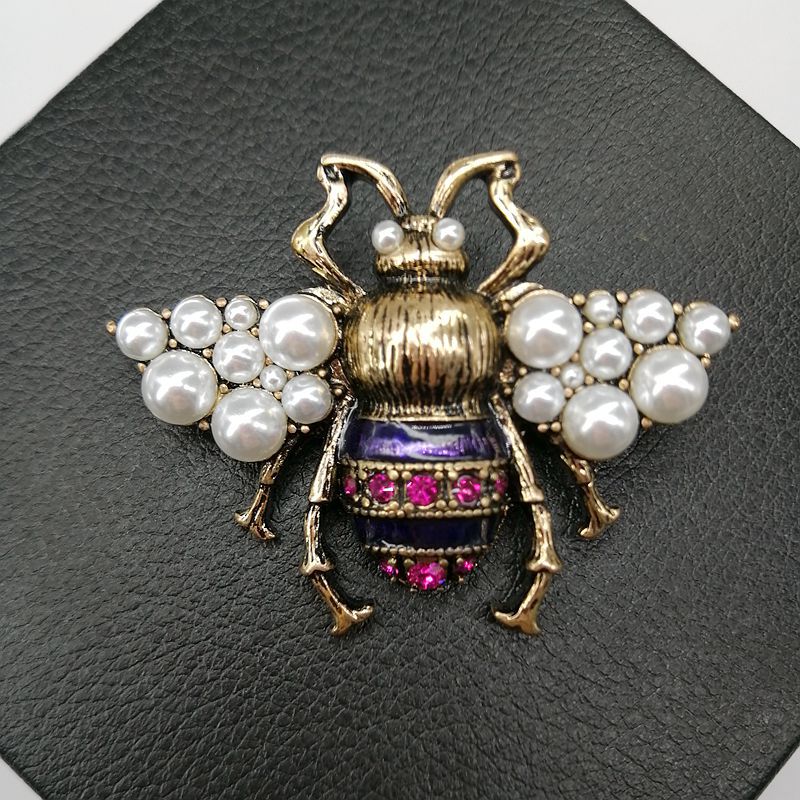 Vintage Bronze Bee Brooch with Pearl & Yellow Enamel – Galaxy Memory Collection (5 pcs)