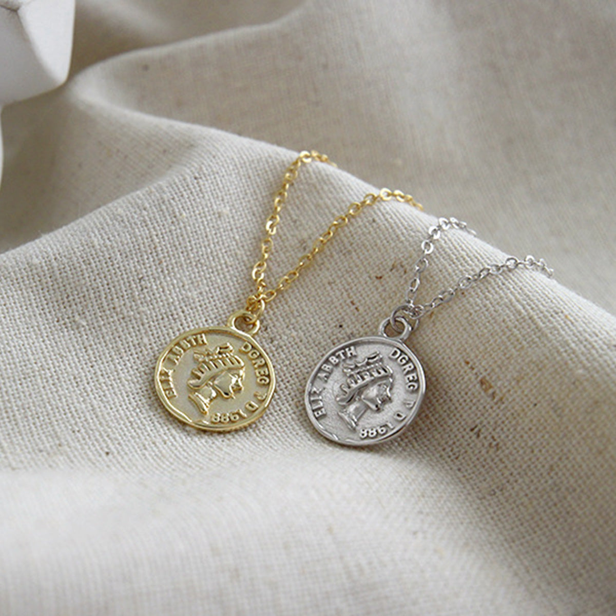 Gold and silver vintage coin pendant necklaces with retro portrait design wholesale 925 silver
