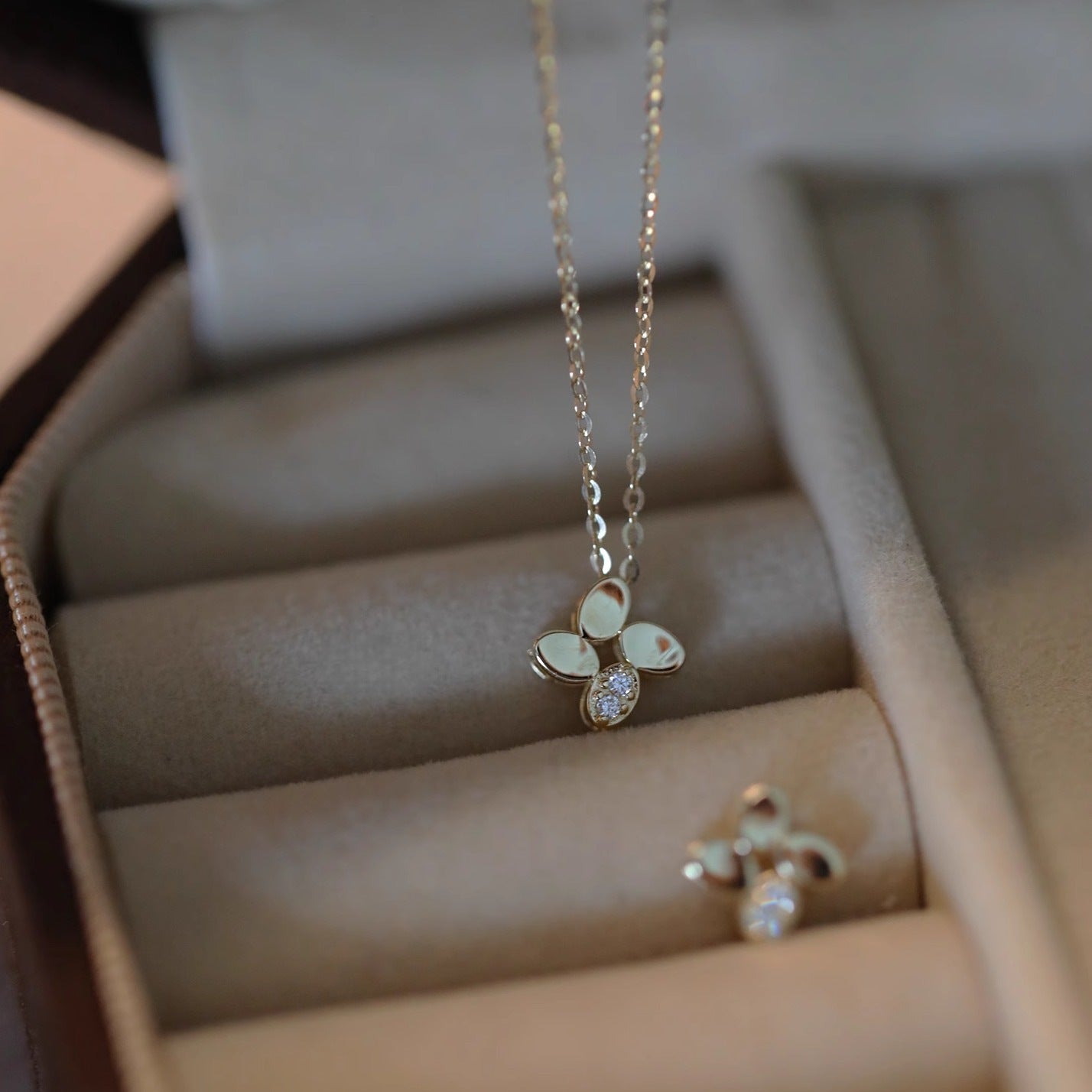 Lucky four leaf flower pendant necklace with matching earring, 14K gold plated 925 sterling silver, wholesale jewelry for special occasions