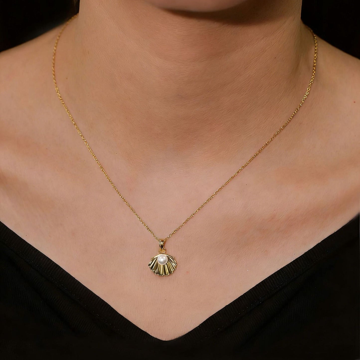 Dainty Ocean Necklace Gold Shell Pendant worn by model - JR Fashion AccessoriesWholesale