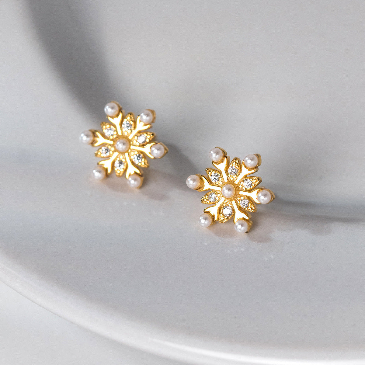 925 Sterling Silver Snowflake Pearl Earrings (5 Pairs)