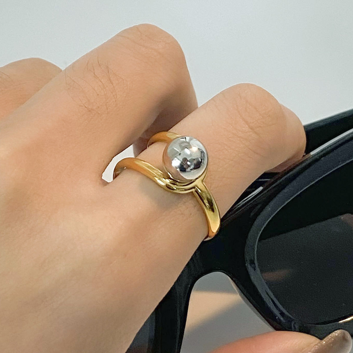 Wholesale stainless steel rings with 18K gold plated steel ball design, adjustable open ring for women jewelry bulk.