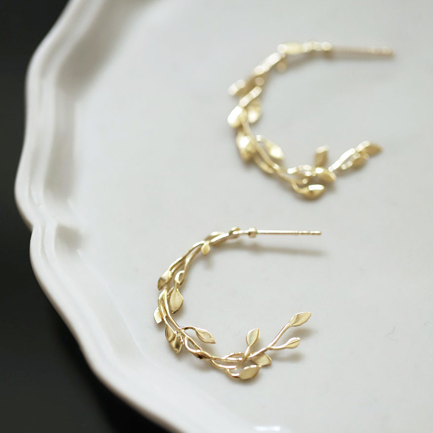 Boucles d'oreilles puces feuilles entourage branches argent 925 et or (10 paires)