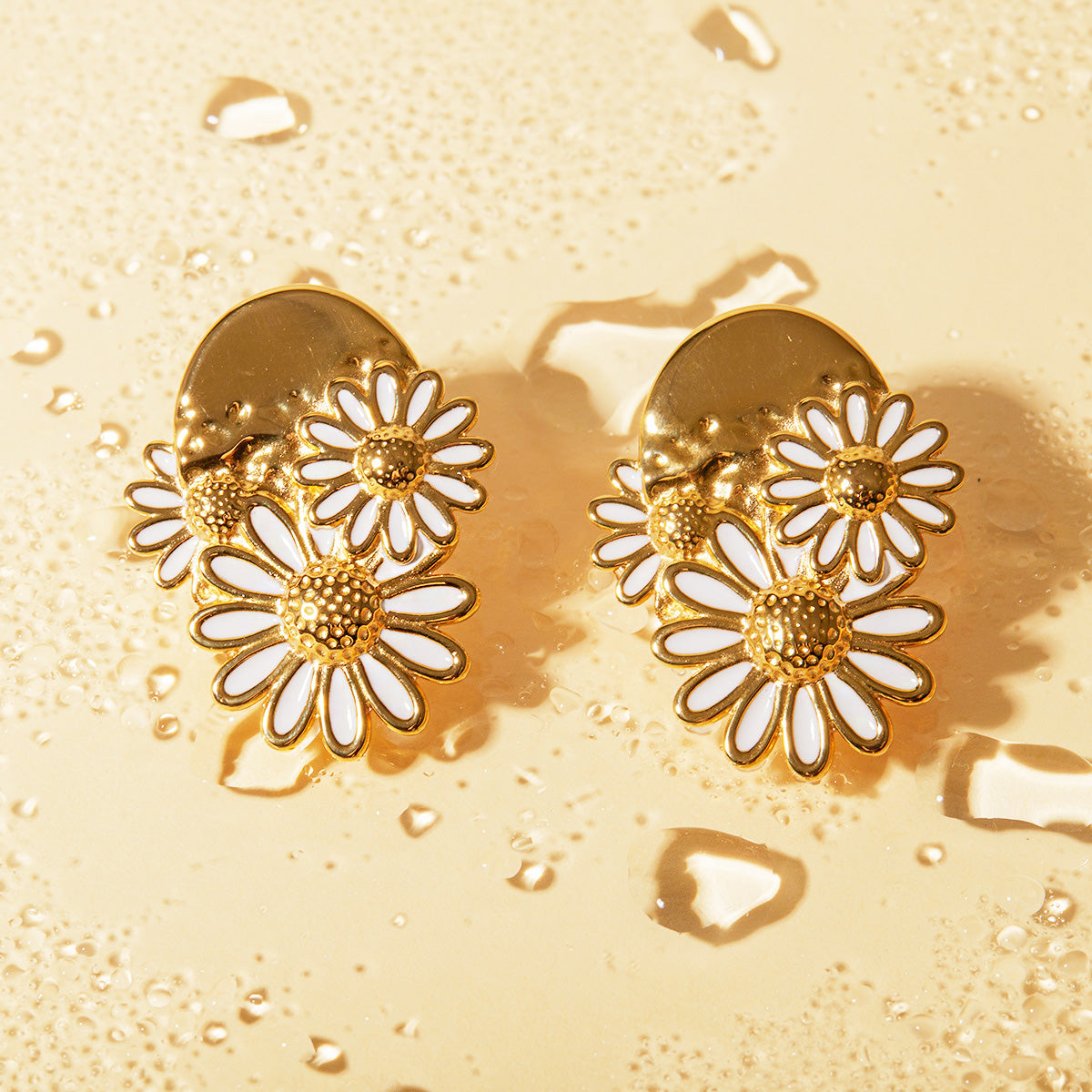 Aretes con forma de flor de margarita, girasol y esmalte dorado de acero inoxidable (10 pares)