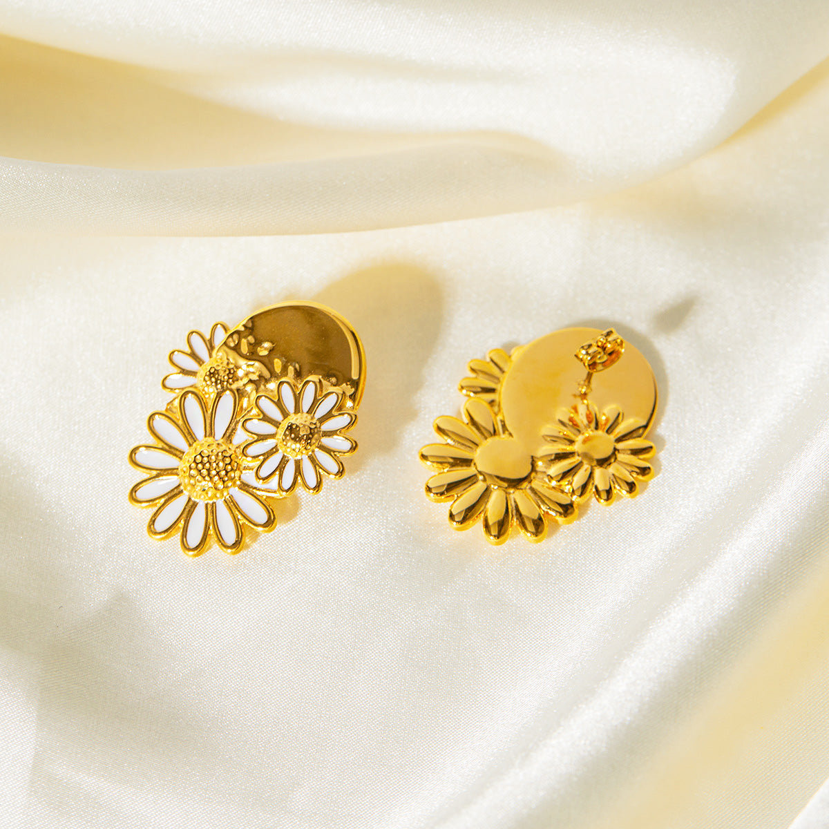 Aretes con forma de flor de margarita, girasol y esmalte dorado de acero inoxidable (10 pares)