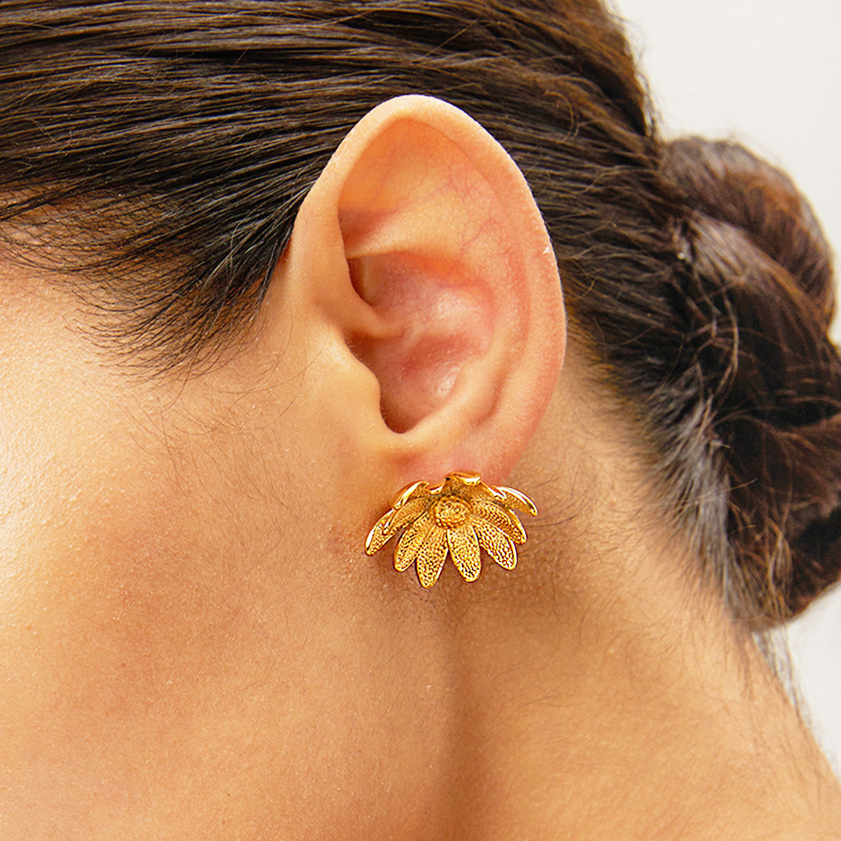 Aretes de girasol 3D realistas con textura de margarita de acero inoxidable (10 pares)