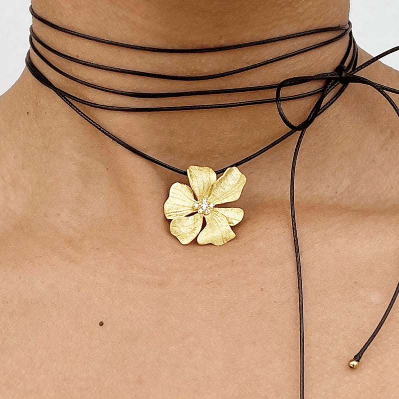 Colliers en cuir avec pendentif fleur d'hibiscus 3D en acier inoxydable Ensemble de 10