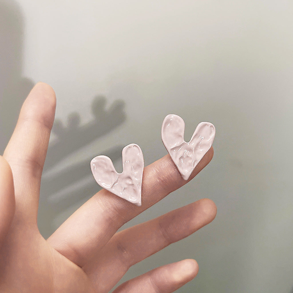 Wholesale pink enamel hammered texture heart shape stud earrings (5 pairs)