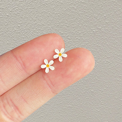 Wholesale cute mini enamel daisy flower stud earrings (5 pairs)