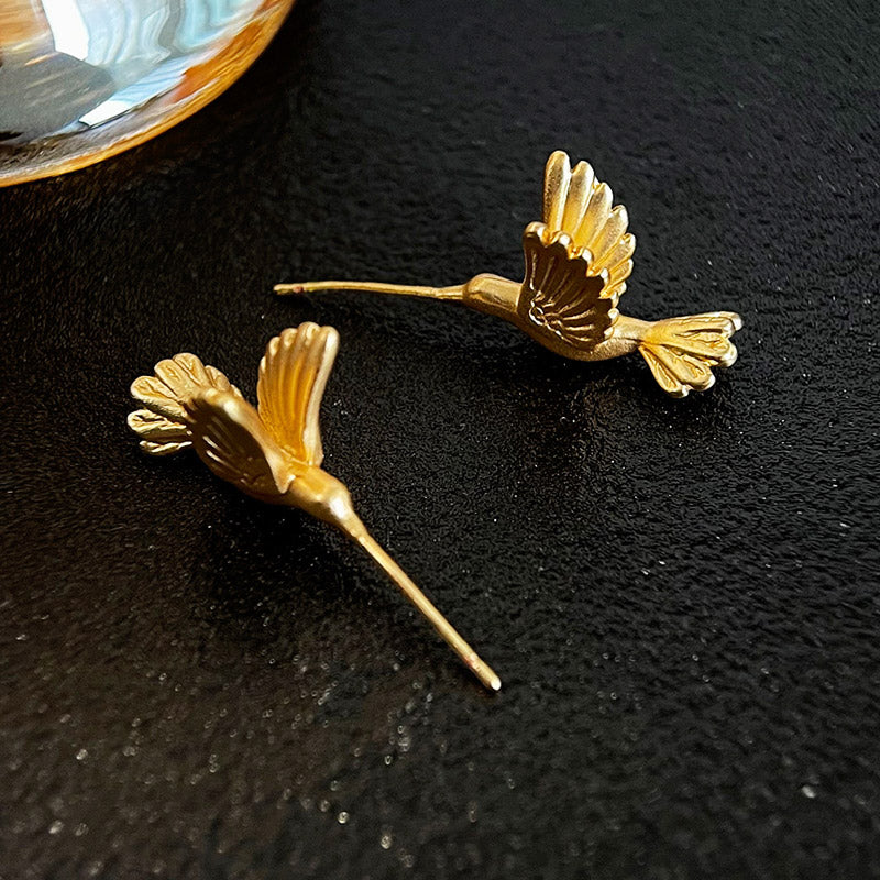 Wholesale brass matte gold 3D bee bird piercing stud earrings (5 pairs)