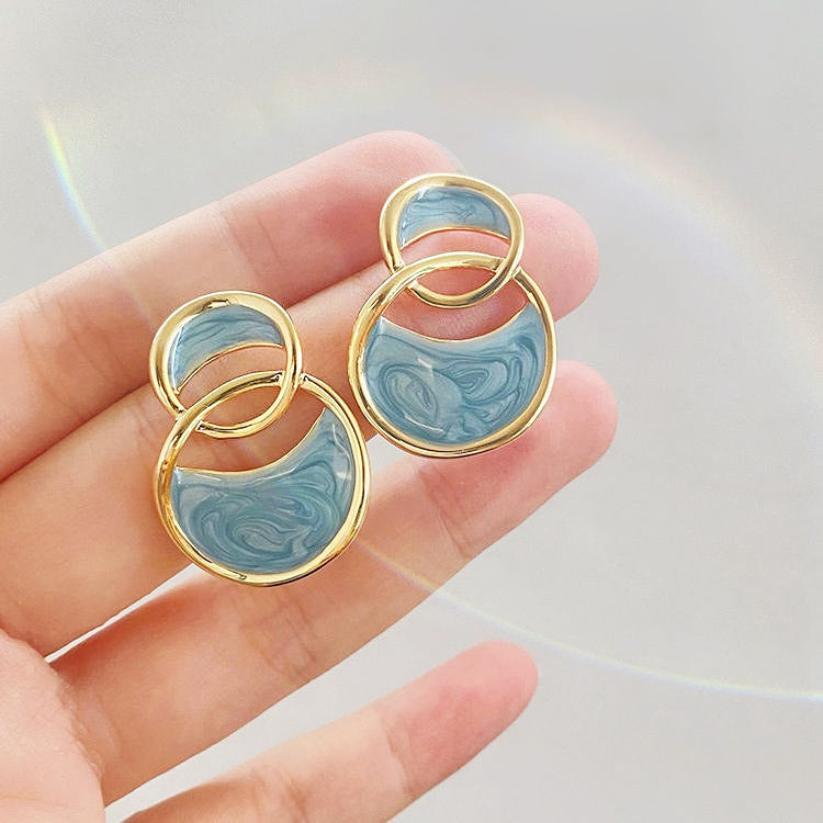 Hollow-out 14k gold plated blue enamel interlocking circle stud earrings (5 pairs)