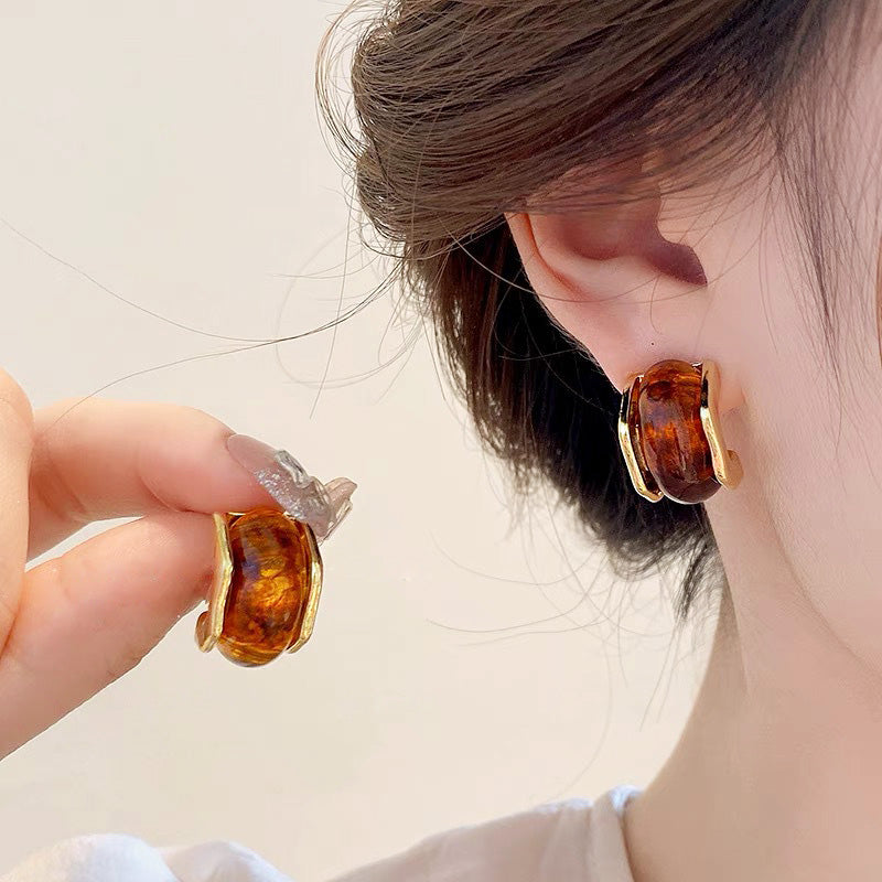 gold plated amber textured acrylic acetate C-shape stud earrings (5 pairs)