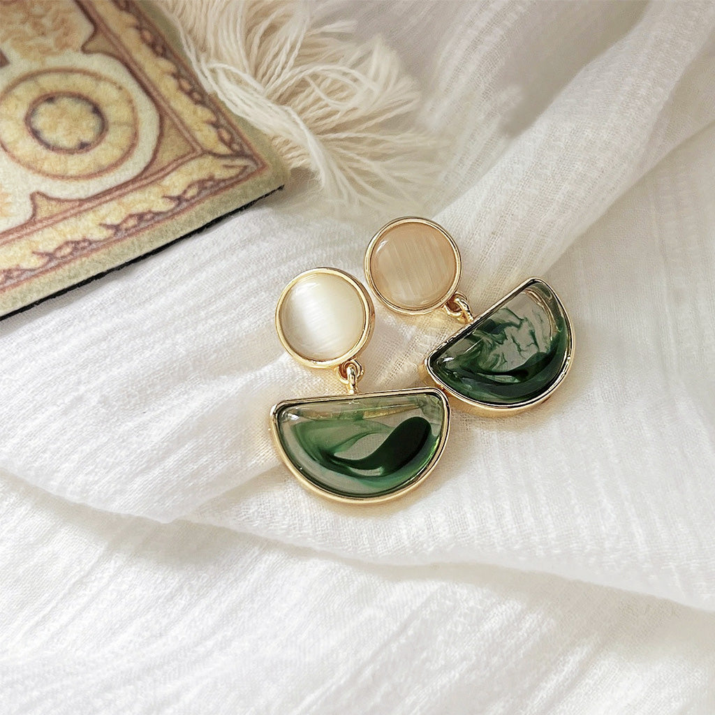 Delicate vintage opal stone green resin drop earrings (5 pairs)