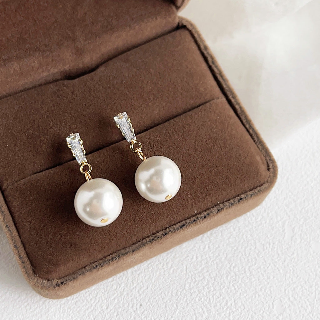 French fashion simple pearl pierced drop earrings (5 pairs)