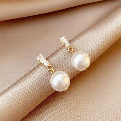 French fashion simple pearl pierced drop earrings (5 pairs)