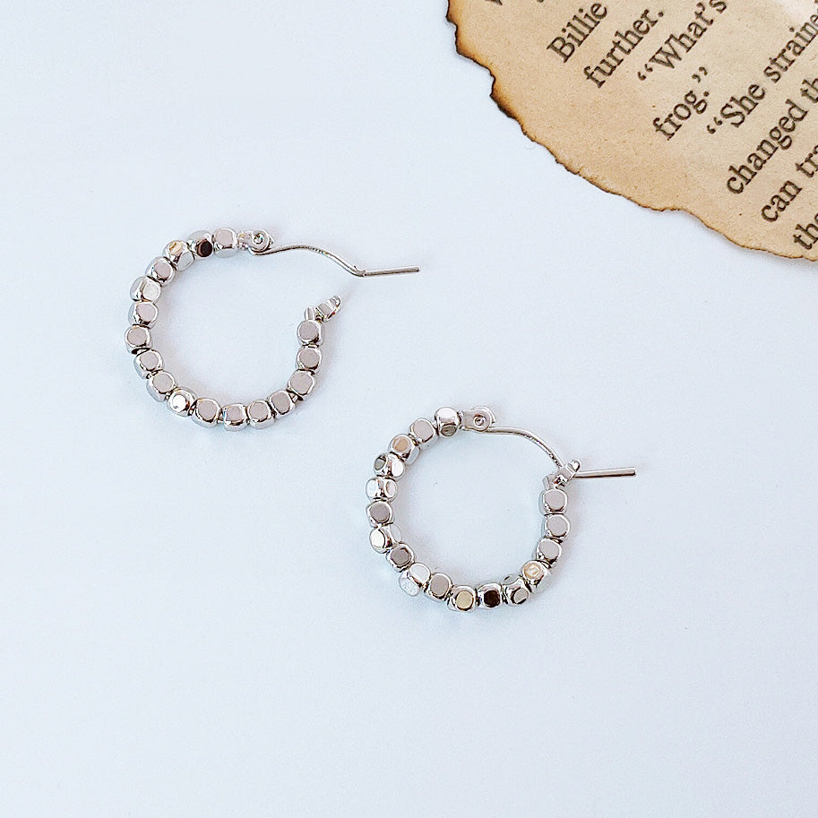 Crushed stone small square beads hoop earrings (5 pairs)