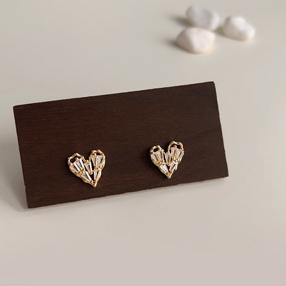 Fashion gold plated zircon heart shape stud earrings (5 pairs)