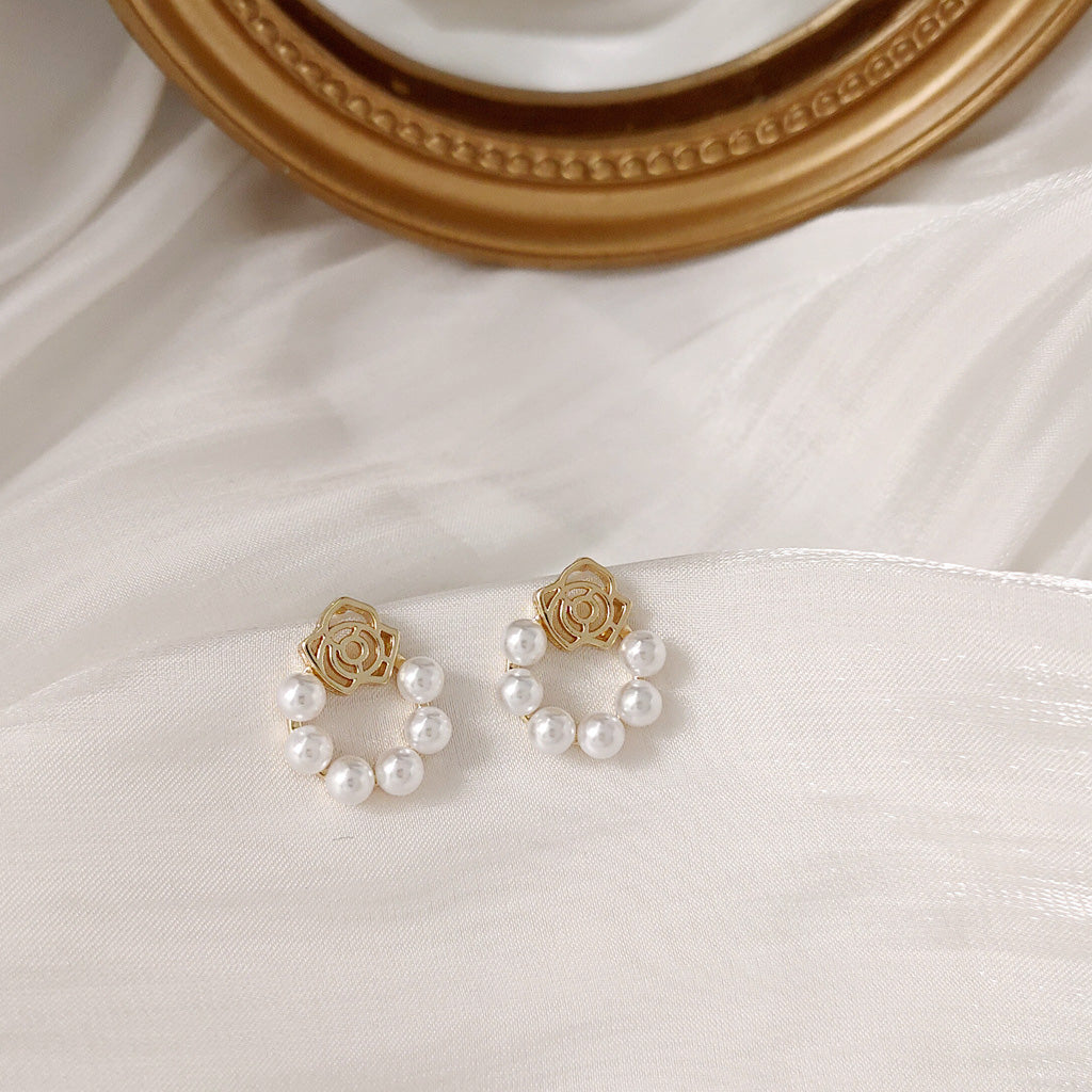 Gold plated hollow out rose flower pearl stud earrings (5 pairs)