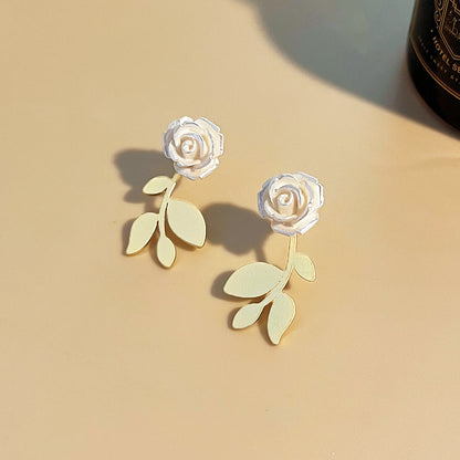 Gold plated 3D white rose flower stud earrings (5 pairs)