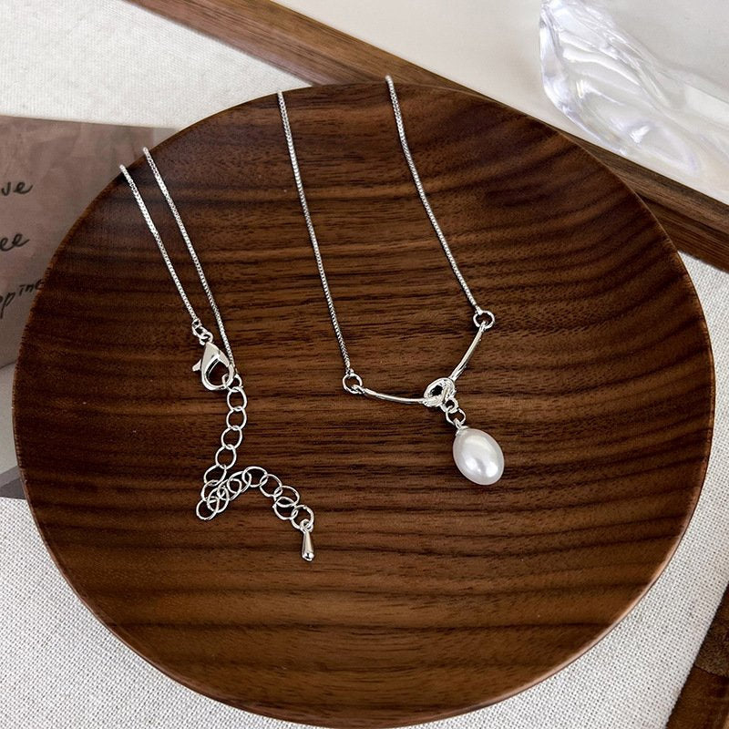 Silver plated knot drop pearl pendant necklaces Set of 5