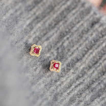 Wholesale vintage 925 sterling silver mini gold ruby red stone stud earrings (5 sets)