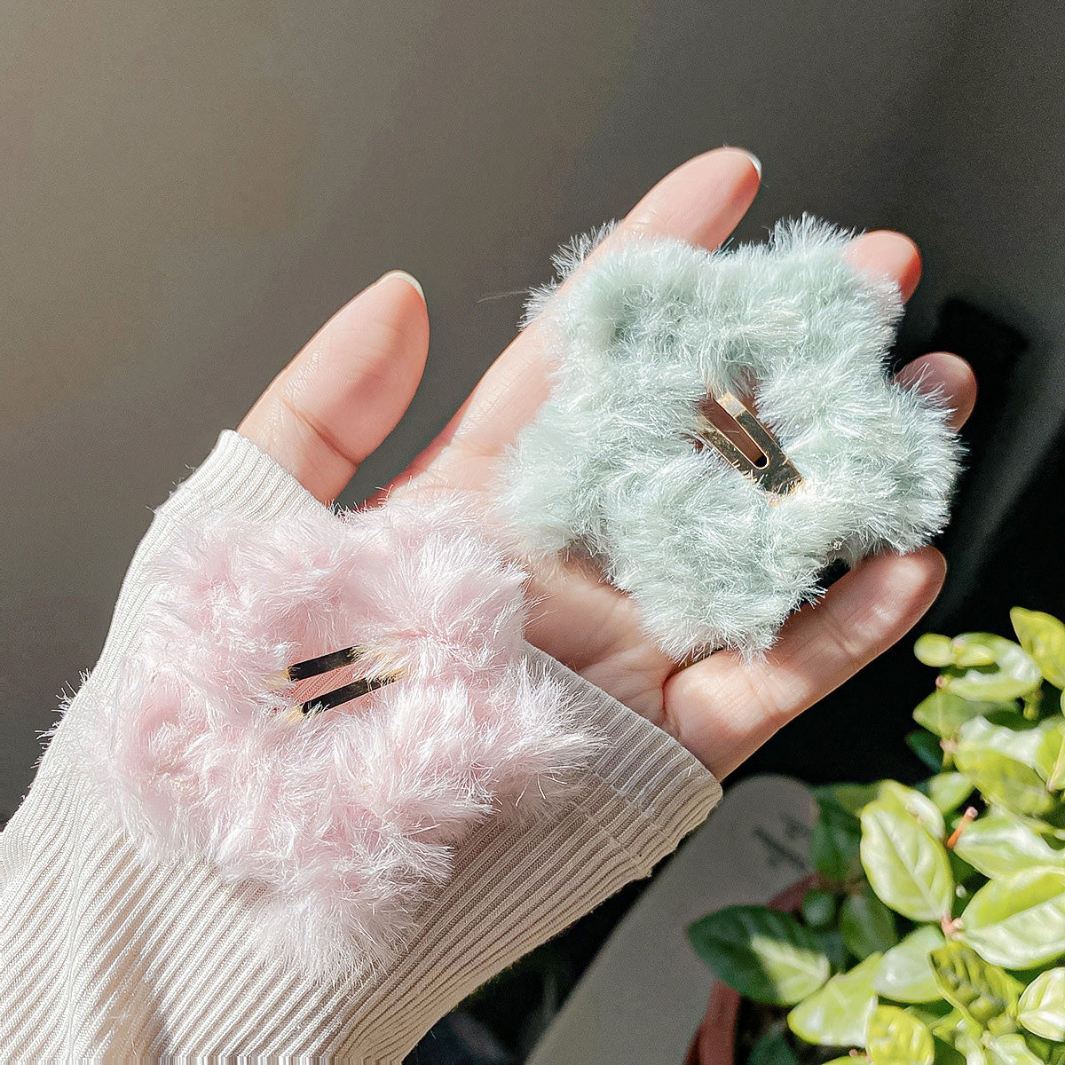 Girls sweet hair accessory soft plush star hair snap clip for autumn and winter hair decoration (5 pcs)