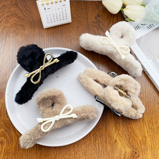 Women winter fluffy plush claw hair grip clips (5 pcs)