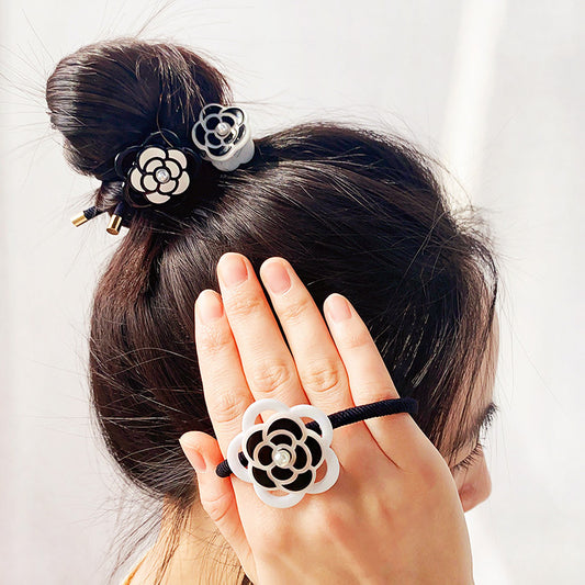 Ponytail decoration plastic black and white camellia flower hair tie bands (5 pcs)