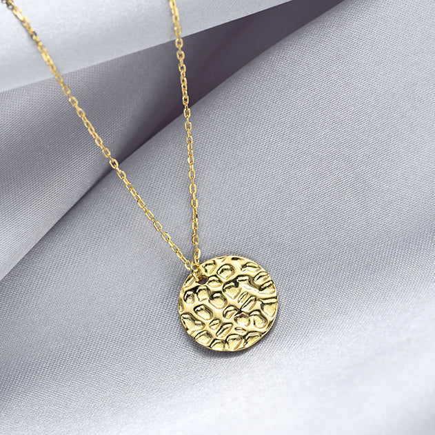 Juego de 10 collares con forma de moneda y disco con textura martillada geométrica de plata de ley 925