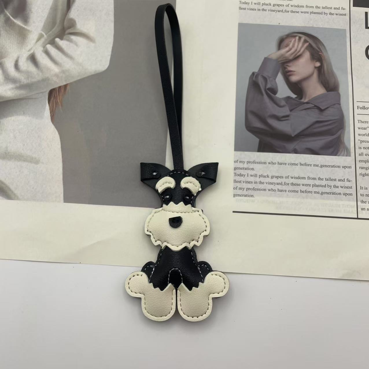 Creative Schnauzer Dog Leather Keychain — Stylish Car Pendant & Bag Charm (5 pcs)