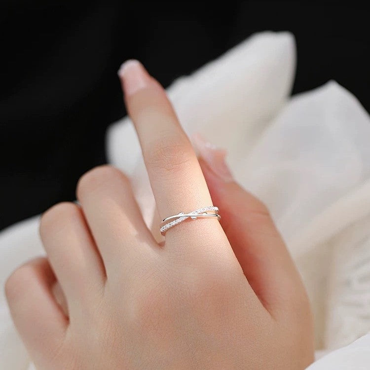 S925 sterling silver leaf open ring styled for boutique resale and gifting