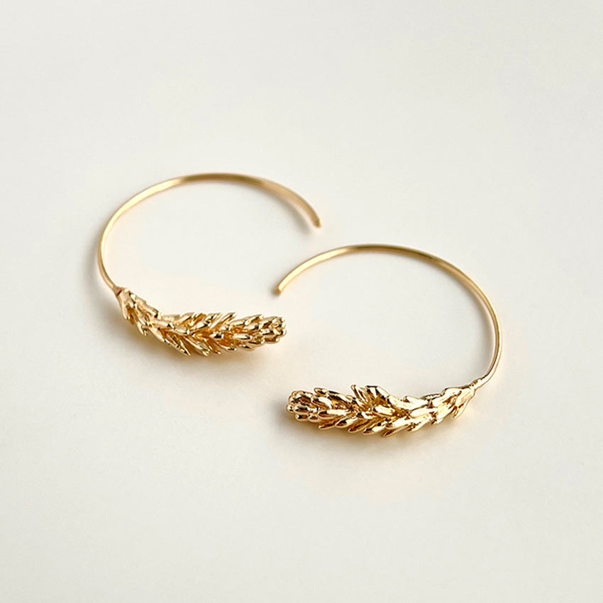 Elegant brass hoop earrings with leaf design wholesale 14K gold plated fashion jewelry