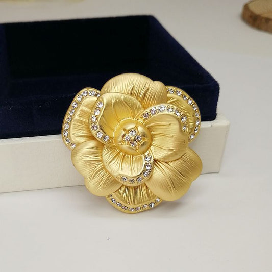 Vintage Matte Gold Leaf &amp; Camellia Rhinestone Brooch for Women (5 pcs)