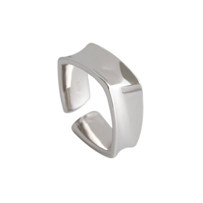 Close-up of a chunky square-cut 925 sterling silver ring with polished finish, ideal for everyday jewelry collections and minimalist jewelry wholesale suppliers.